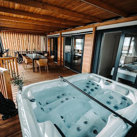Sea House Shade, Pool & Jacuzzi - Privilege Point Camping & Villas Selce Exterior foto